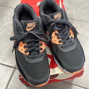 Like New Mike Air Max